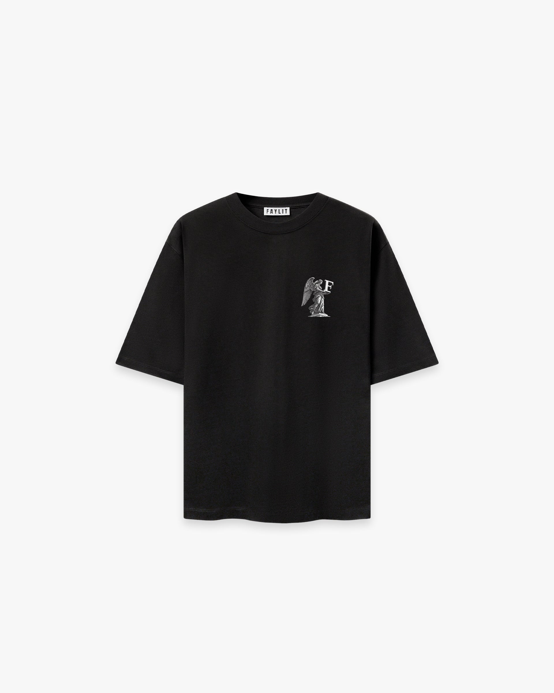 Angel Siyah Oversize Tişört - Faylit Markamızın imzası Faylit Angel Siyah Oversize Tişört. Ön ve arka yüzde yer alan özgün logo ve melek tasarımıyla tanışın. Meleklerin ruhunu üzerinizde taşıyın.