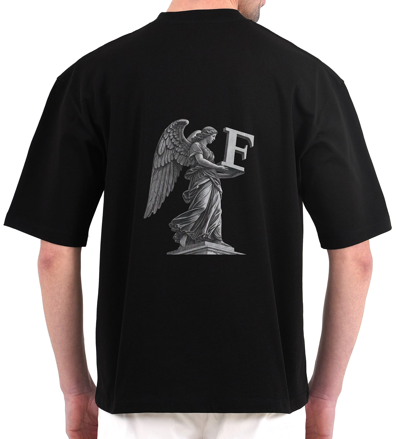 Angel Siyah Oversize Tişört - Faylit Markamızın imzası Faylit Angel Siyah Oversize Tişört. Ön ve arka yüzde yer alan özgün logo ve melek tasarımıyla tanışın. Meleklerin ruhunu üzerinizde taşıyın.