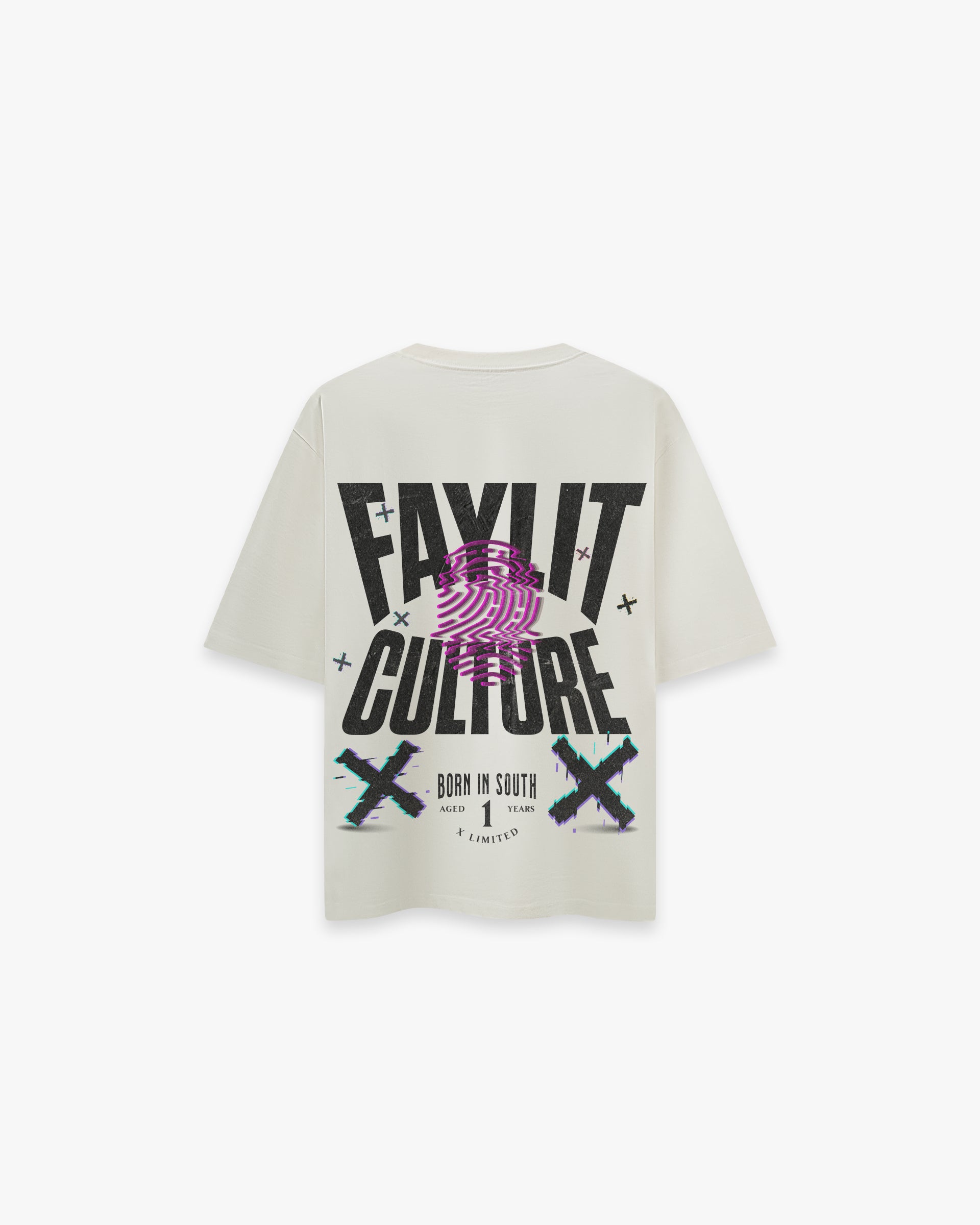 Culture Off White Oversize Tişört - Faylit Faylit'in kimliğini yansıtan Culture Off White Oversize Tişört. Sırt kısmındaki parmak izi ve glitch efektli özel grafiği. Kültürün bir parçası olun.