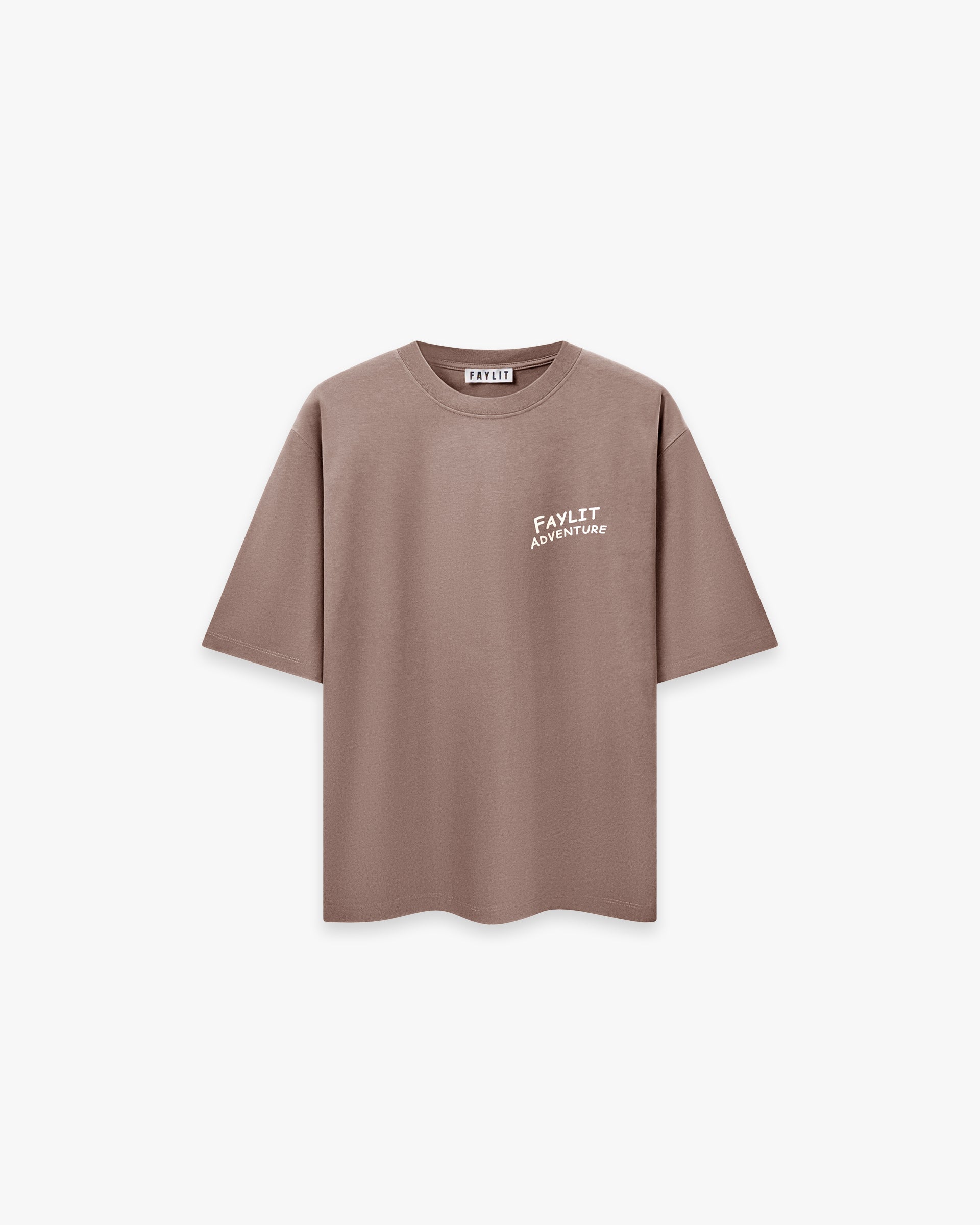 Adventure Kahverengi Oversize Tişört - Faylit Adventure Vintage Kahve Oversize Tişört ile dokuları keşfedin. Önde Vinyl, sırtta hissedilmeyen baskı zıtlığı. Her dokunuş, yeni bir macera.