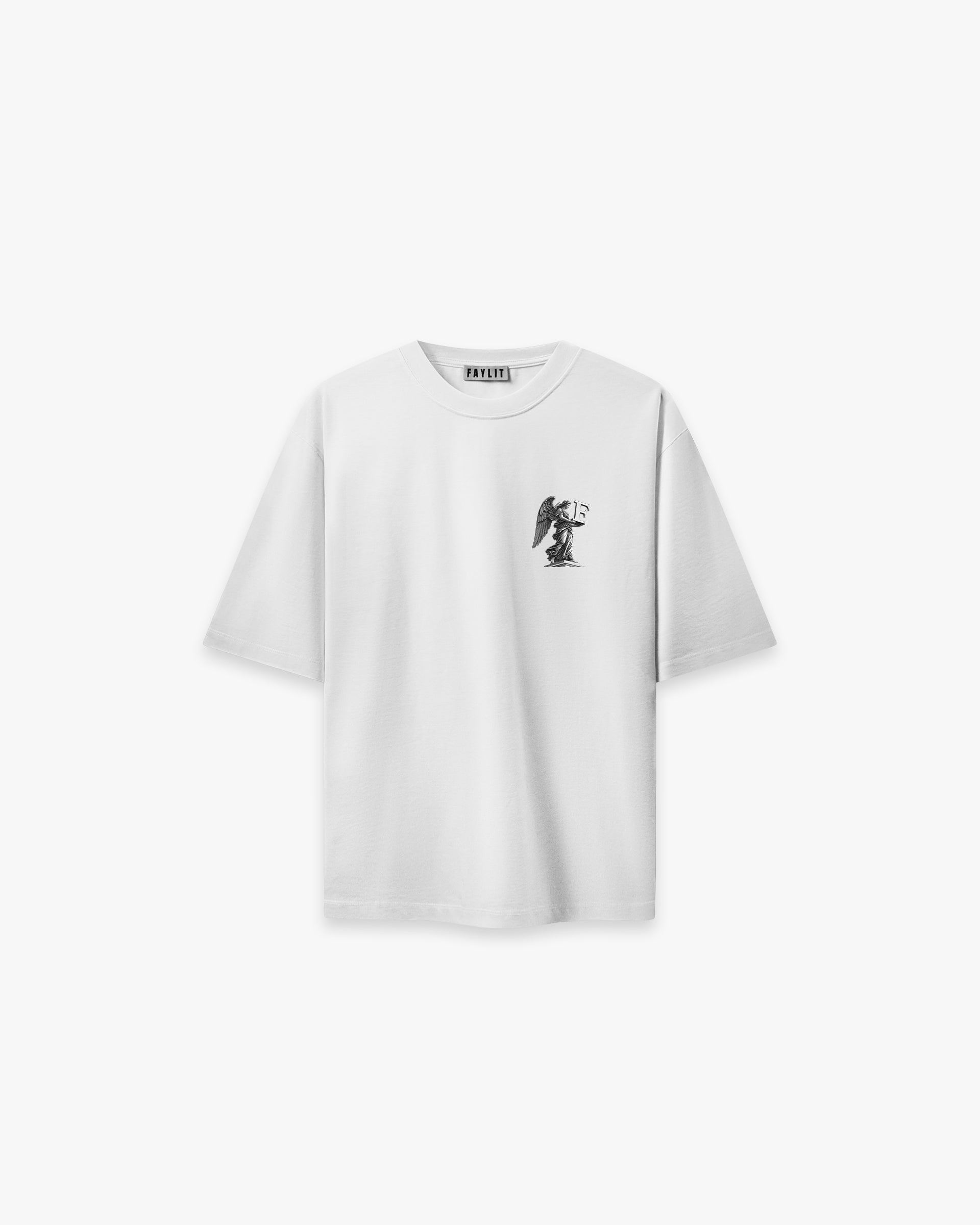 Angel Beyaz Oversize Tişört - Faylit Markamızın imzası Faylit Angel Beyaz Oversize Tişört. Ön ve arka yüzde yer alan özgün logo ve melek tasarımıyla tanışın. Meleklerin ruhunu üzerinizde taşıyın.
