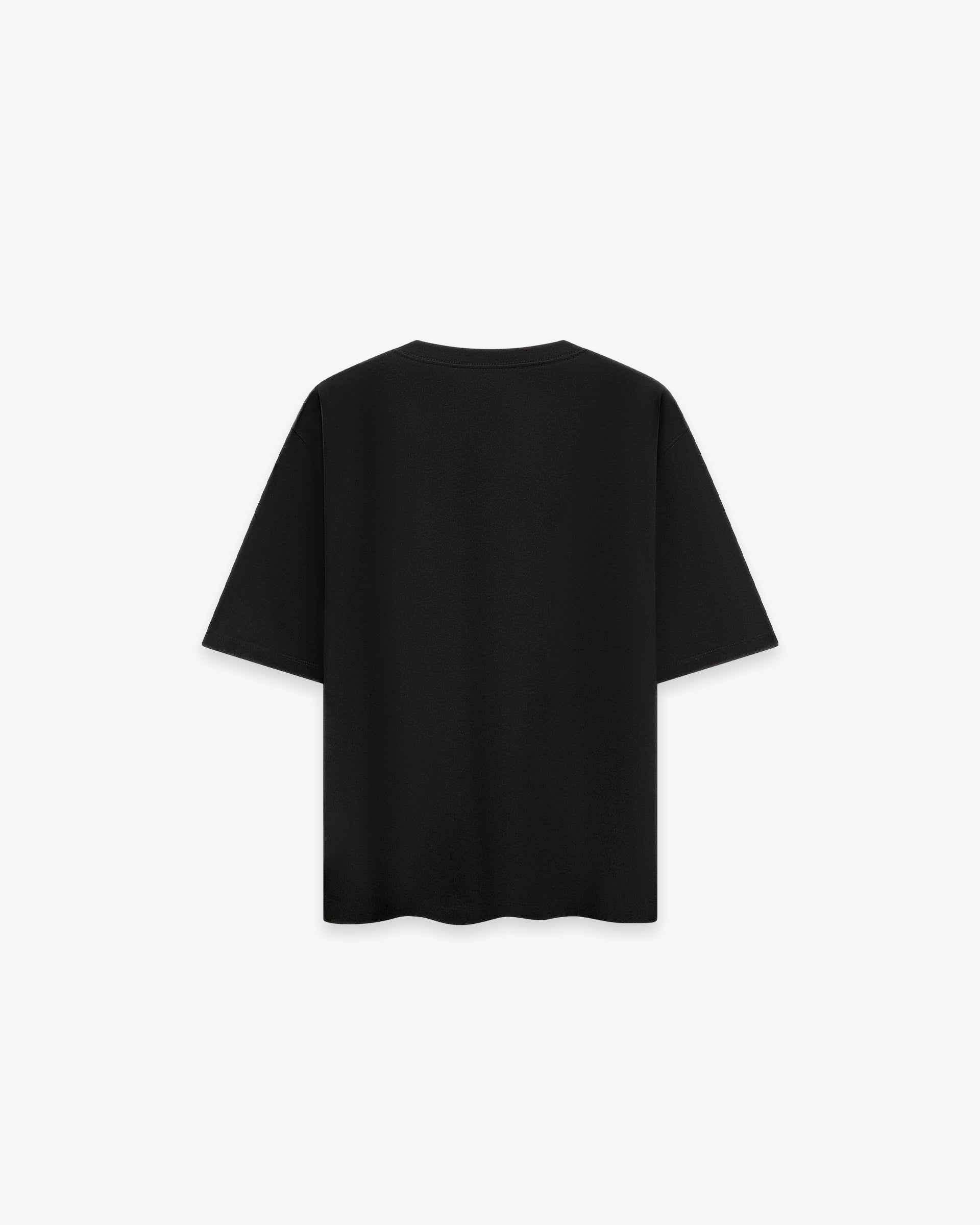 Thunder Siyah Oversize Tişört - Faylit Faylit'in yeni Thunder Siyah Oversize Tişörtü. Minimalist tasarım, ön yüzdeki yıldırım efektli ikonik F logosuyla buluşuyor. Enerjini stiline taşı.