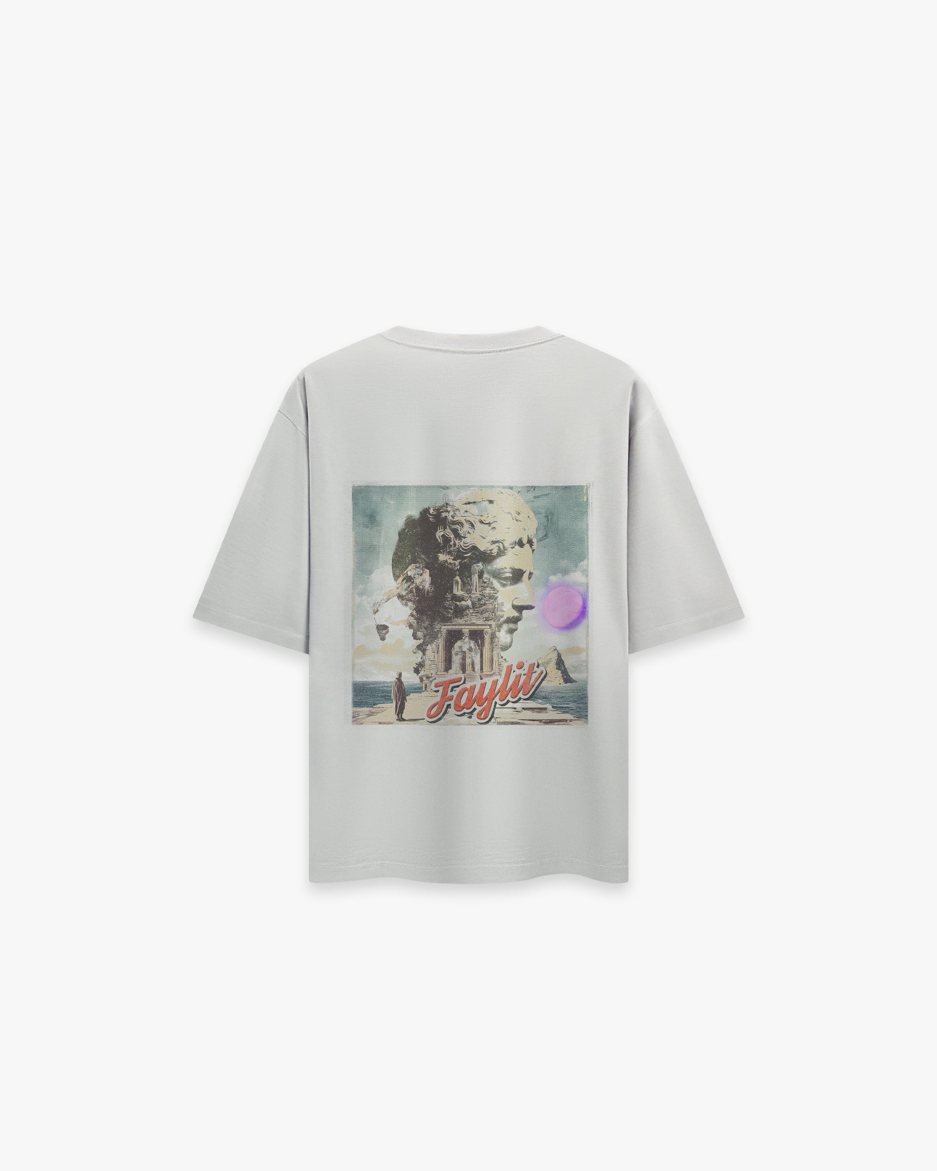 Apollo Antik Gri Oversize Tişört - Faylit Faylit'in özel Apollo Vintage Gri Oversize Tişört modeli. Doğal boyama gri tonu ve neon detaylı etkileyici sırt baskısı. Asıl etki, sen uzaklaşırken başlar.