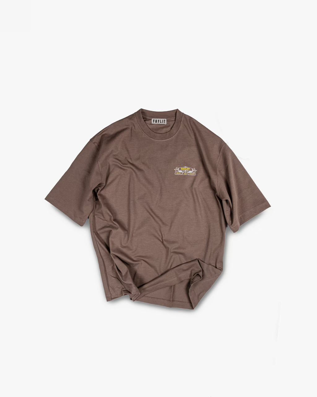 Born Inn South logolu kahverengi tişört, oversize, vintage stil, unisex, yazlık tişört, sokak modası.