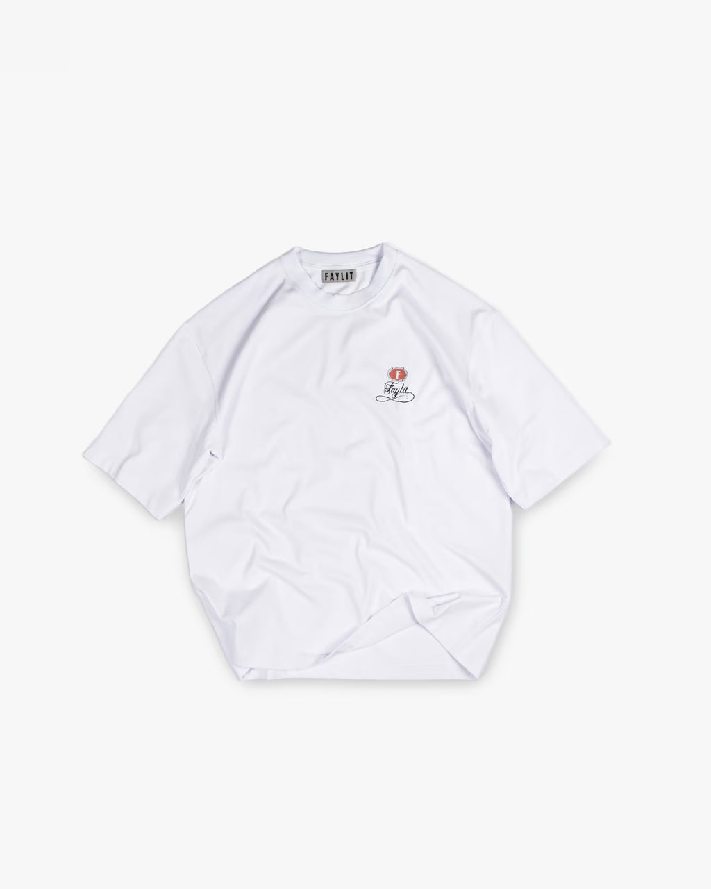 Beyaz gül baskılı tişört, Fayla logolu, unisex, oversize, boxy fit, sokak giyimi.