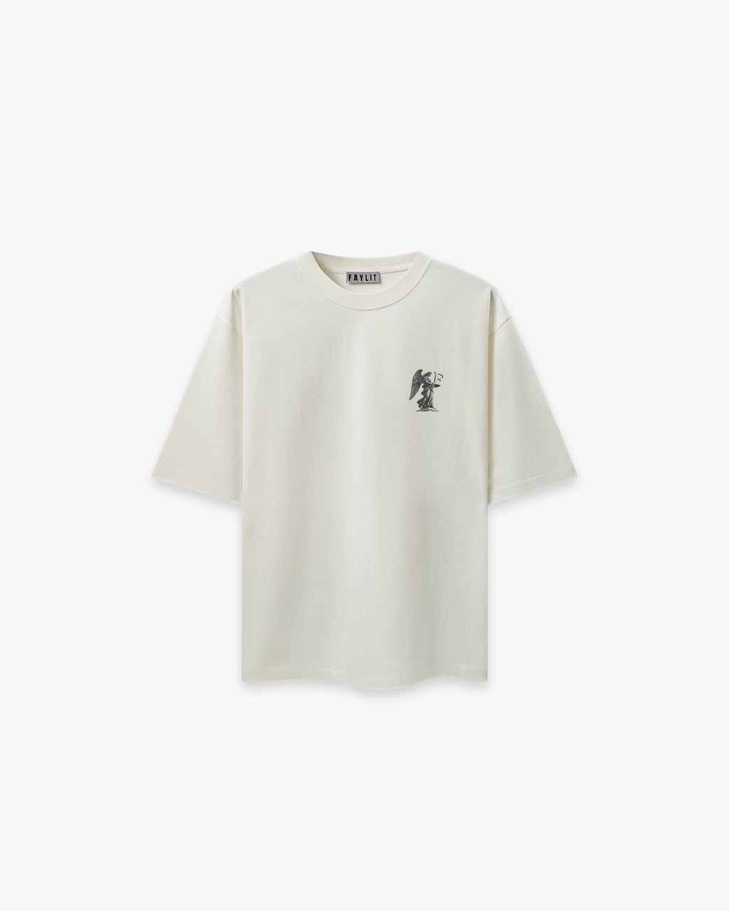Gods Off White Oversize Tişört - Faylit Faylit'in başyapıtı Gods Off White Oversize Tişört. Sırt kısmındaki çerçeveli mitolojik sahne ve imza melek detayı. Koleksiyonunuzun en değerli parçası.