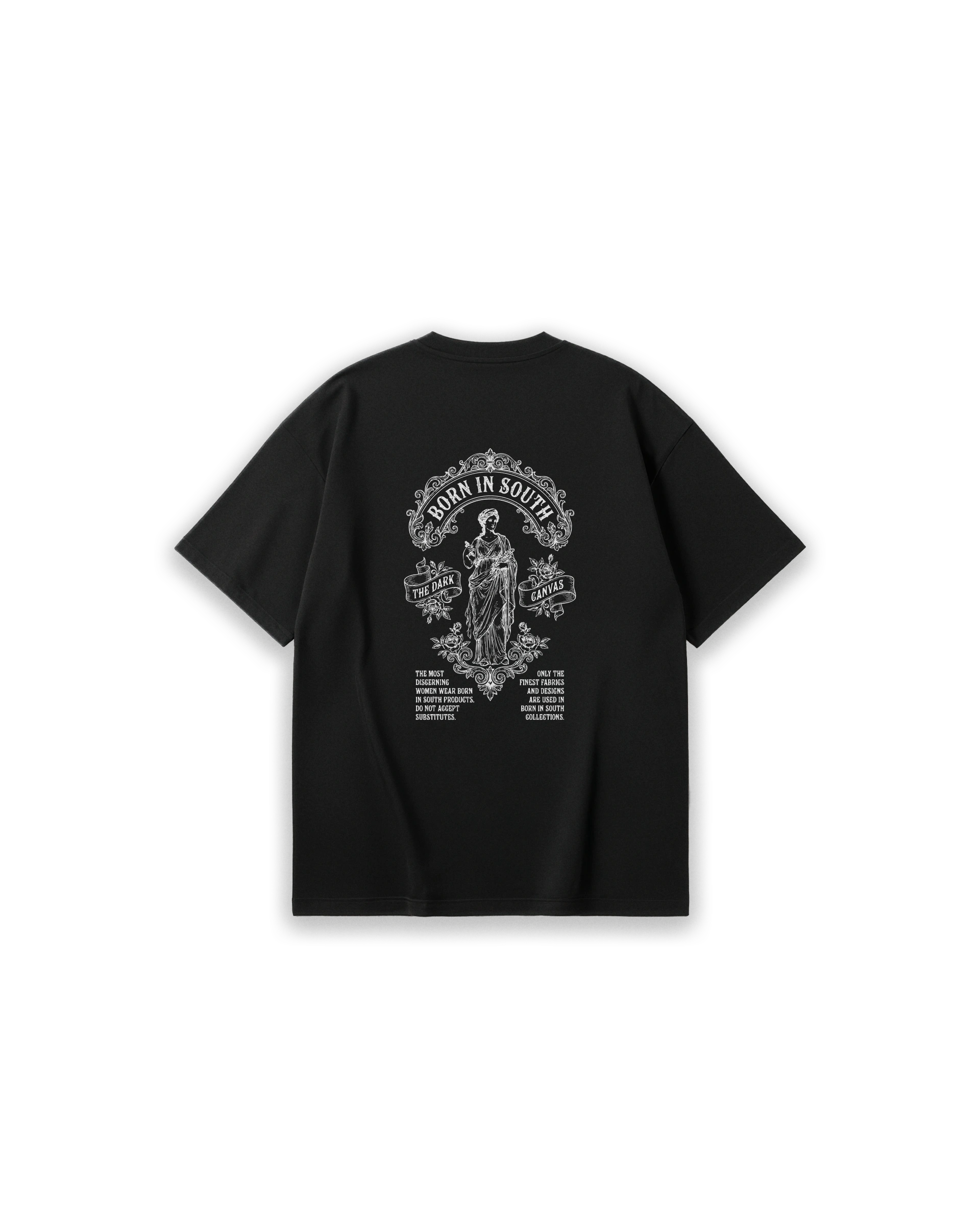 Faylit The Real Dark Canvas siyah oversized vintage tişörtün arka yüzü. Sırtta "BORN IN SOUTH" ve "THE DARK CANVAS" yazılarıyla çevrelenmiş, antik Yunan heykelini andıran kadın figürü illüstrasyonu. Beyaz çizgisel (line-art) baskı tekniği ile gotik ve estetik bir görünüm sunan, rahat kesim unisex t-shirt tasarımı.
